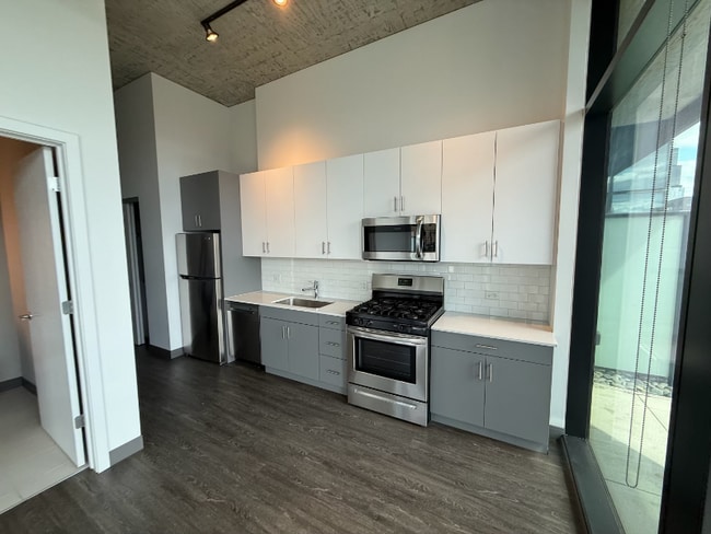 Photo - 180 N Elizabeth St Apartment