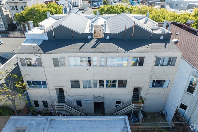 Building Photo - 2952-2960 Folsom St