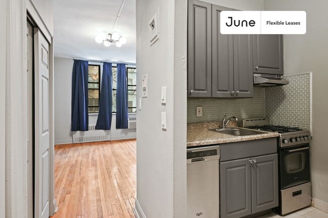 Building Photo - 334 E 90th St