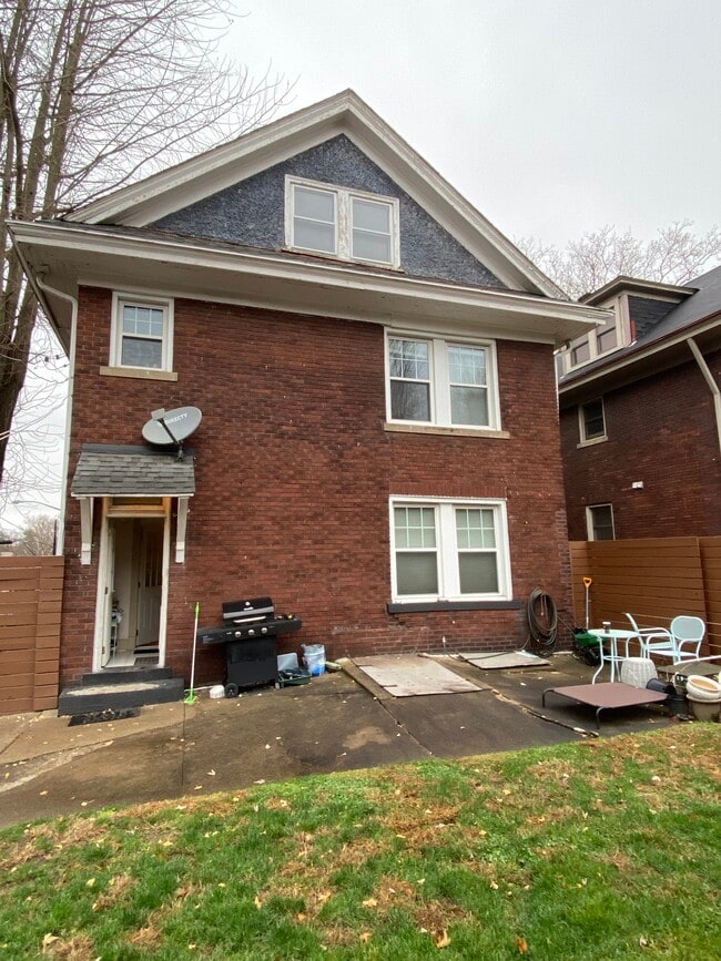 Building Photo - 5700 Woodmont St