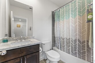 Building Photo - 1925 Shearn St