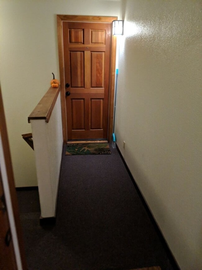 Building Photo - 301 7th St