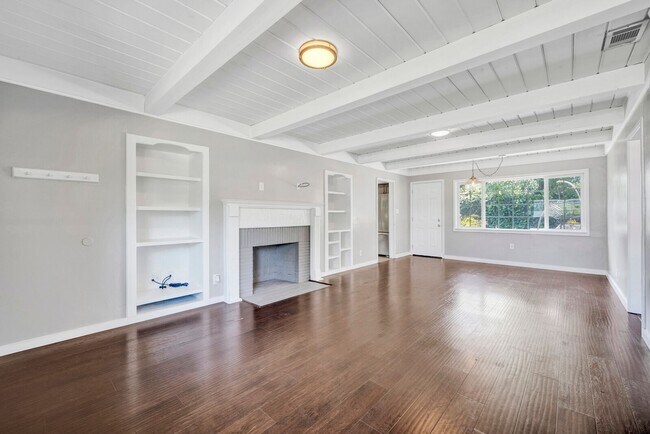 Building Photo - 2416 Wulff Ln