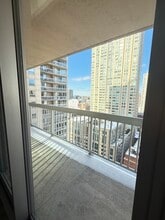 Building Photo - 601 N State St