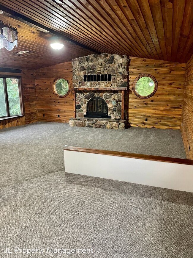 Building Photo - 4 br, 2 bath House - 2208 E Redwood Blvd