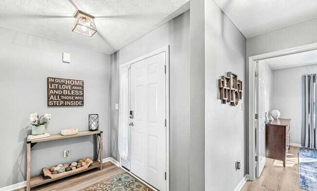 Foto del edificio - 15259 High Timber Ln