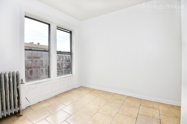 Building Photo - 519 W 134th St