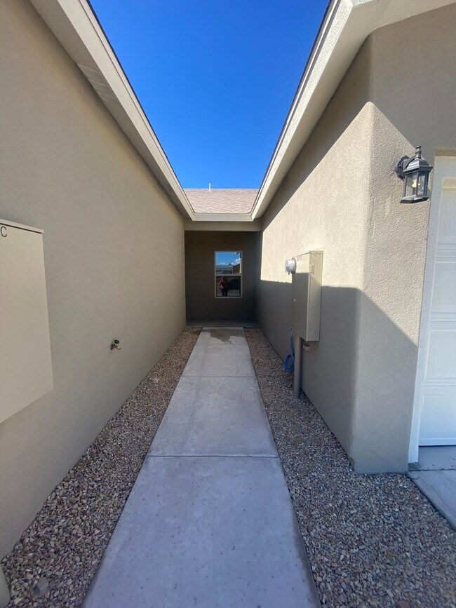 Building Photo - 4027 Apache Pine Pl