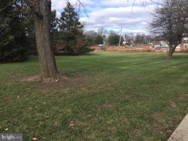 Foto del edificio - 105 Lexington Ct