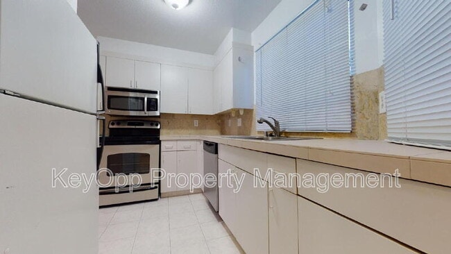 Photo - 1945 Washington Street Apartment