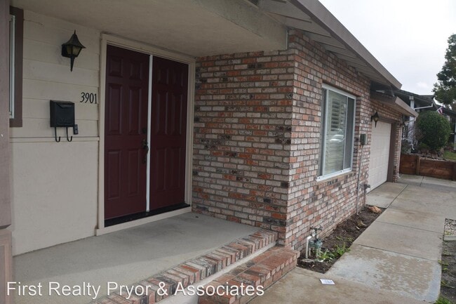 Building Photo - 3 br, 2 bath House - 3901 Rimrock Drive
