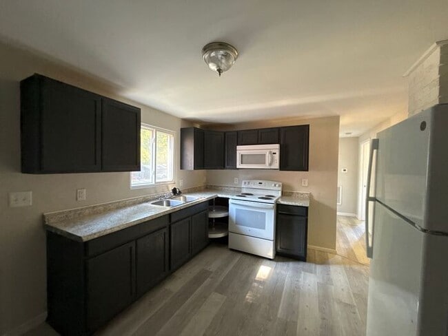 Photo - T.R. Lawing Realty Property House