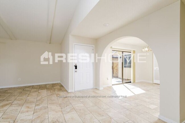 Building Photo - 2802 Meadow Park Drive