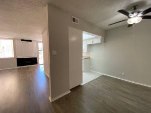 Kitchen - 1626 N Poinsettia Pl