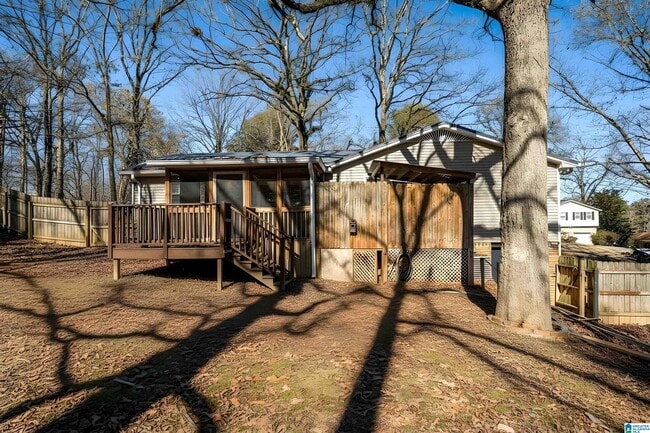 Building Photo - 1327 3rd Ave SW