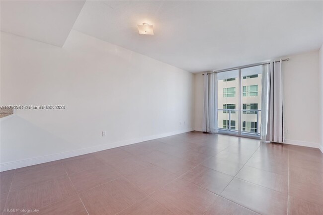 Foto del edificio - 185 SW 7th St