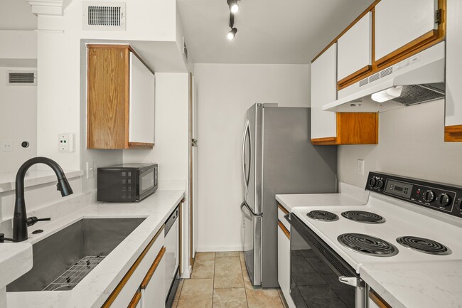Building Photo - 3231 Allen Pkwy