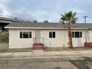 Building Photo - 100 N M St