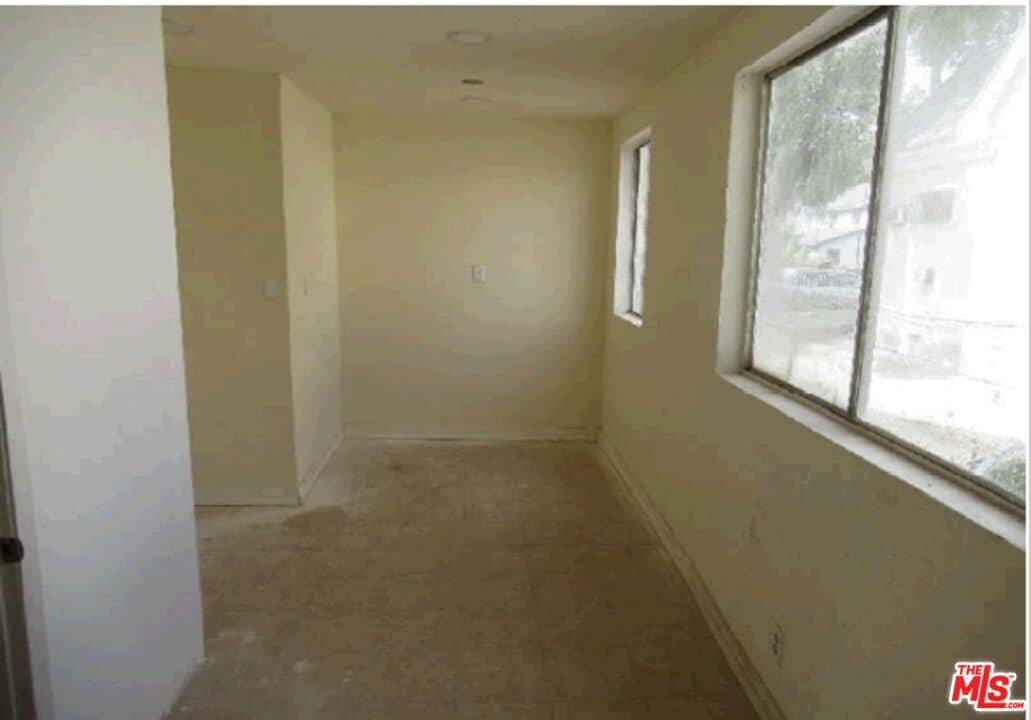 Primary Photo - 243 E 29th St