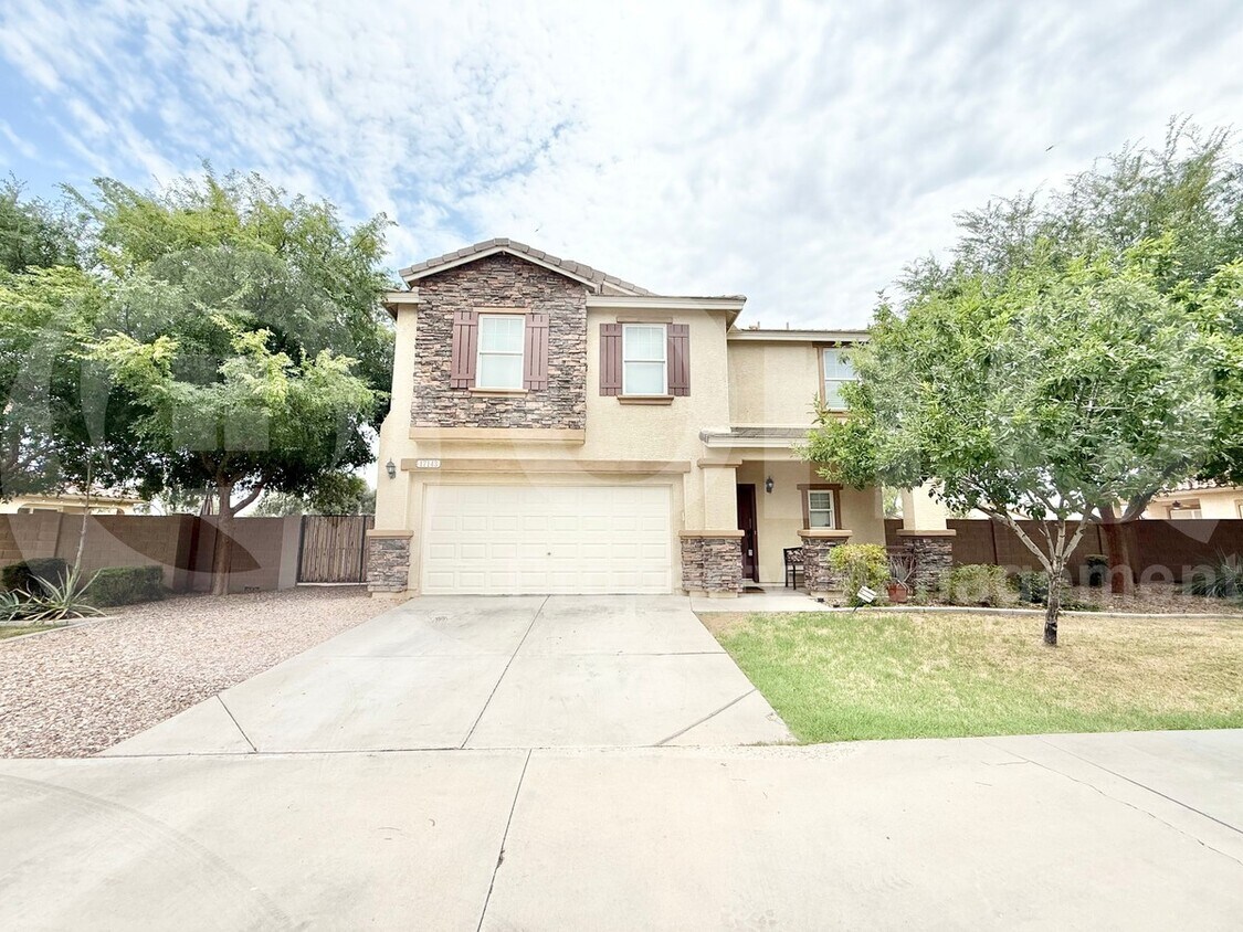 Primary Photo - 17143 W Tara Ln
