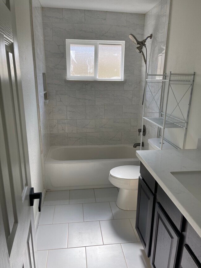 Foto del edificio - 1202 E Princeton Ln