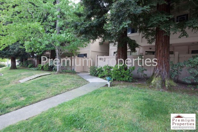 Foto del edificio - 2523 Lucy Ln