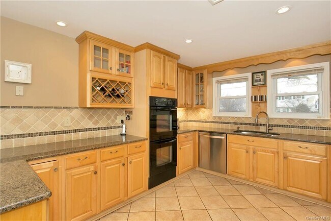 Building Photo - 66 Dutch Hollow Dr