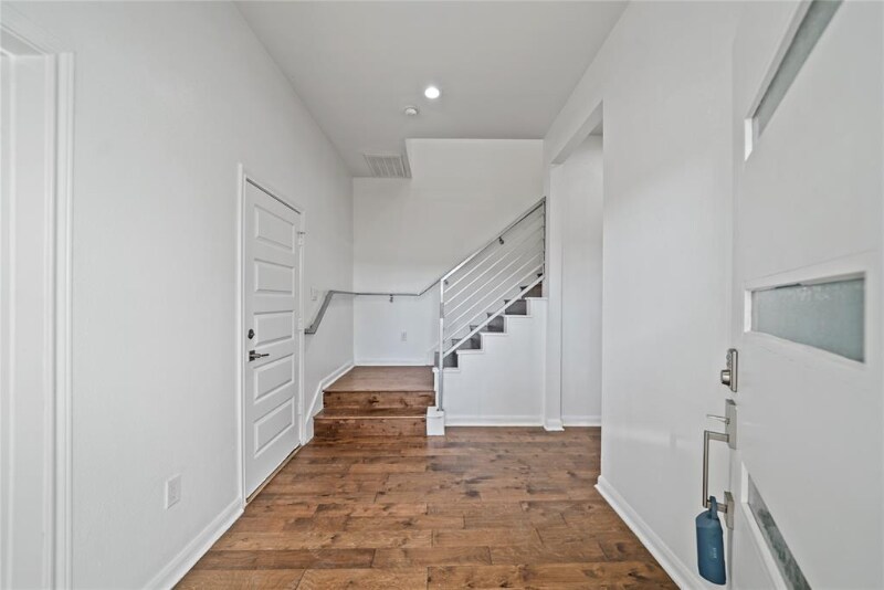 Foto principal - 7807 Tierwester St