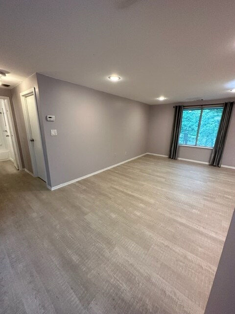 Building Photo - 381 Birchwood Rd