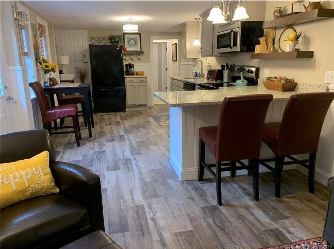 48 Wrights Crossing Rd Unit 2, Pomfret Center, CT 06259 Apartments in Pomfret Center, CT