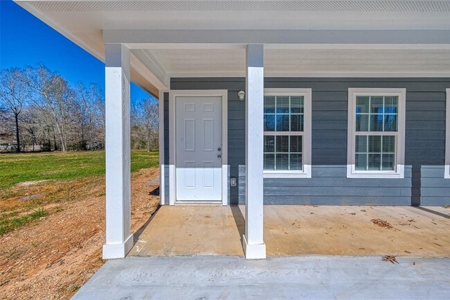 Building Photo - 912 W School St