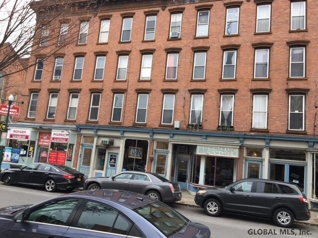 Foto principal - 457 Fulton St