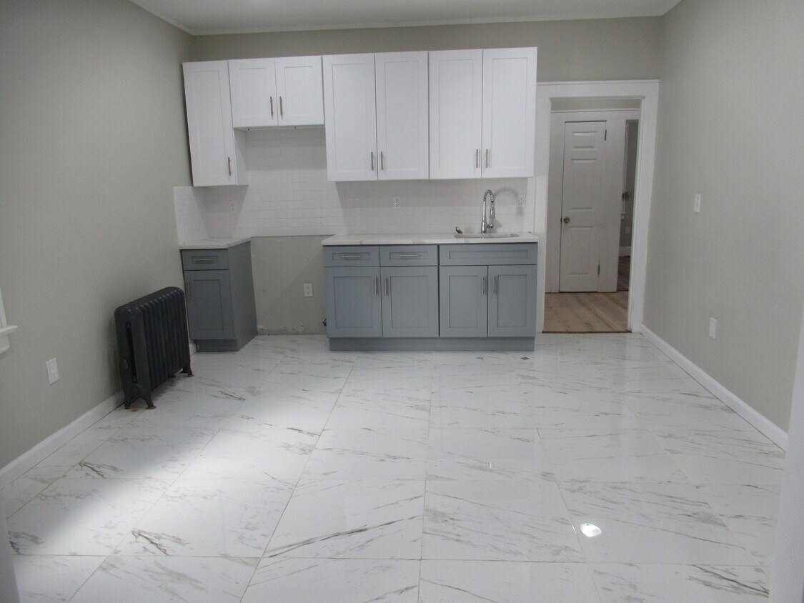 Primary Photo - 56 Durand Pl