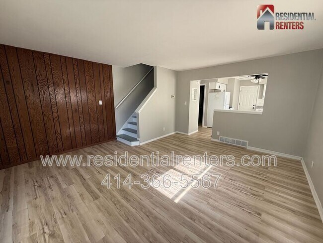 Foto del edificio - 5824 N 117th St