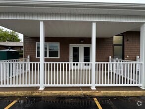 Building Photo - 415 W Butler Dr