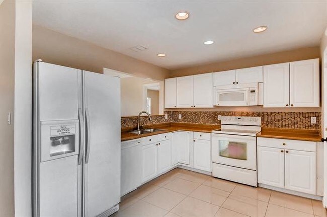 Foto del edificio - 766 Maderia Ct, Kissimmee, FL 34758