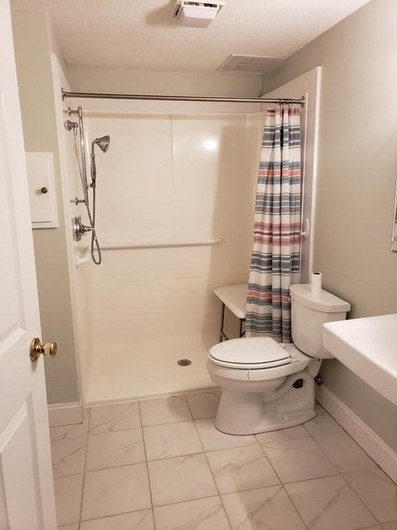 Building Photo - 2 bedroom in Taunton MA 02718