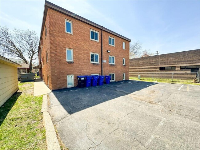Foto del edificio - 1532 Randolph Ave