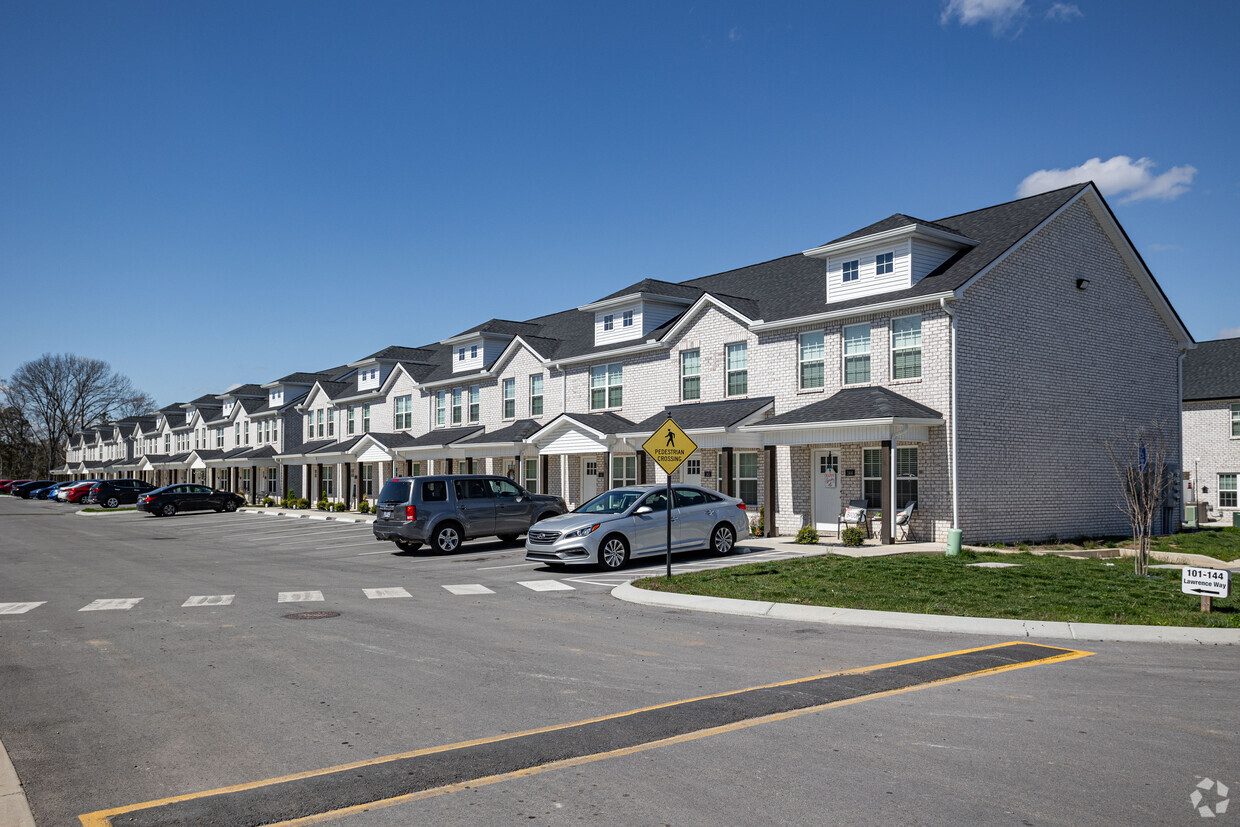 Primary Photo - South Maple Townhomes