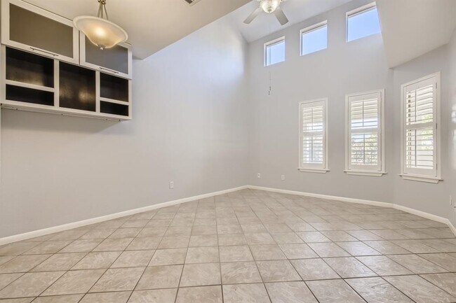 Building Photo - 2104 Cullen Ave