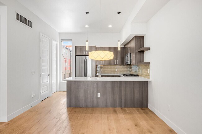 Building Photo - 2BD, 2.5BA Skyland Townhome with 2-Car Garage