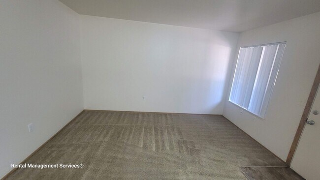 Foto del edificio - 131-149 SE 151st Avenue