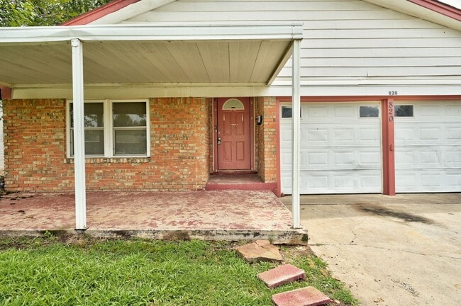 Building Photo - 5BD/3BTH Home Minutes From Broadway Extension