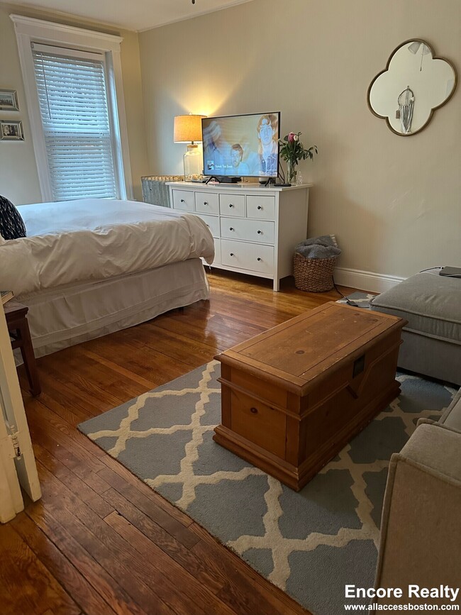 Building Photo - 110 Brainerd Rd