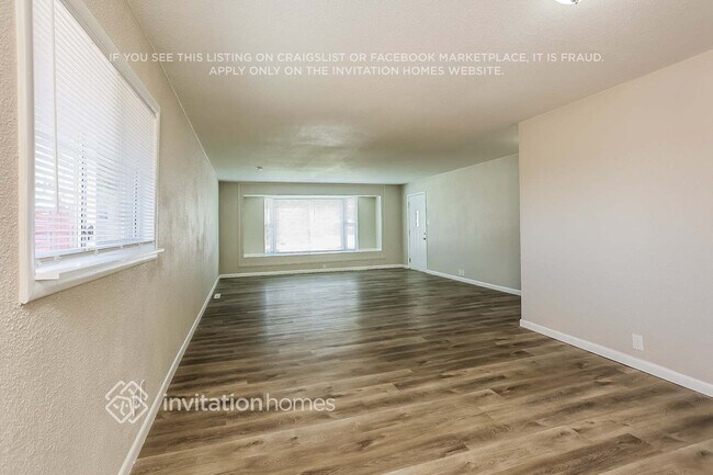 Foto del edificio - 820 Essex Dr