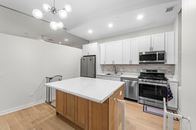 Foto del edificio - 208 W Washington St