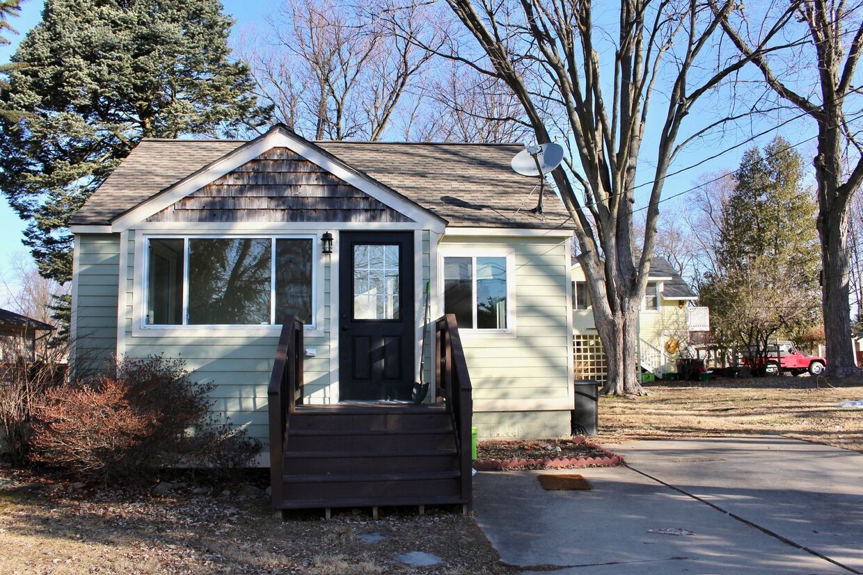 Primary Photo - Cozy 2-bed, 1-bath Home in Downtown Auburn...