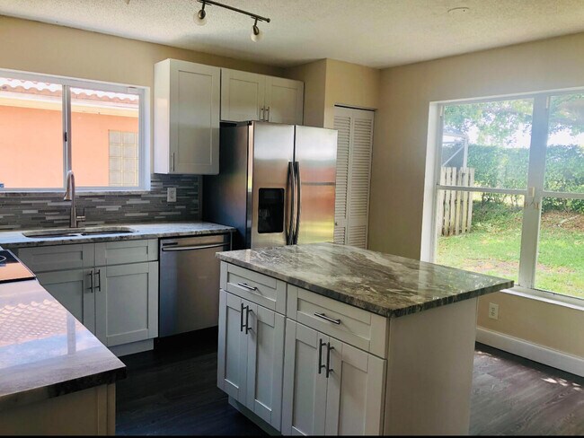Foto del edificio - 7243 Coppitt Key St
