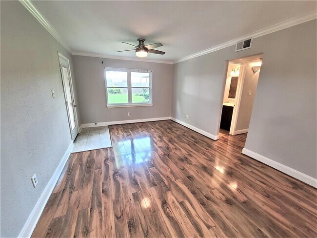 Foto del edificio - 3214 Ripplebrook Dr