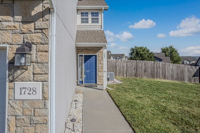 Foto del edificio - Fenced in backyard!